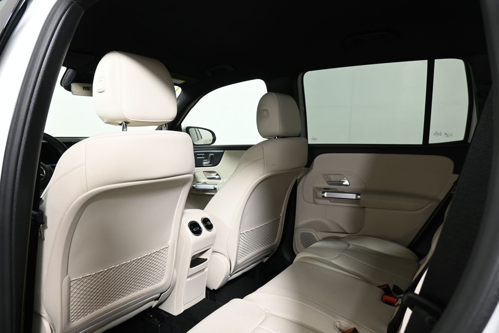 2025 Mercedes-Benz GLB 250 6