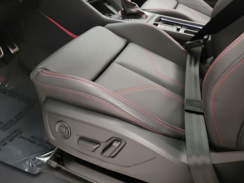 Thumbnail: 2025 Audi Q3 - 26