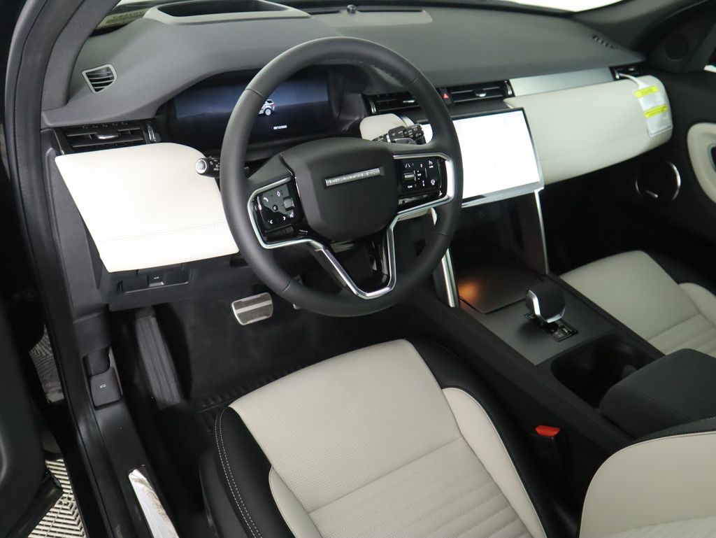 Thumbnail: 2025 Land Rover Discovery Sport - 10