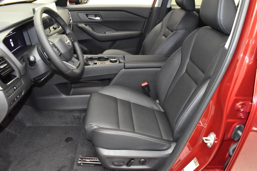 2025 Nissan Rogue SL 12