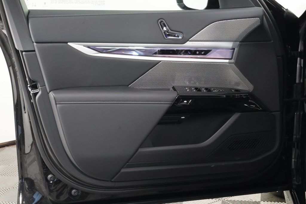 Thumbnail: 2026 BMW i7 - 7