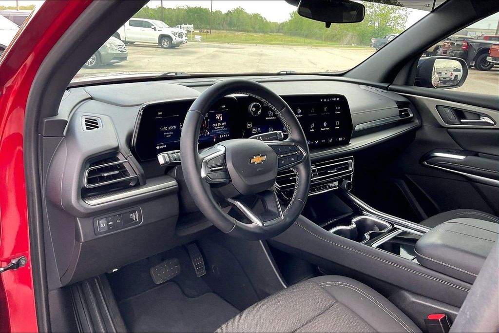 Used 2024 Chevrolet Traverse LT 4D Sport Utility