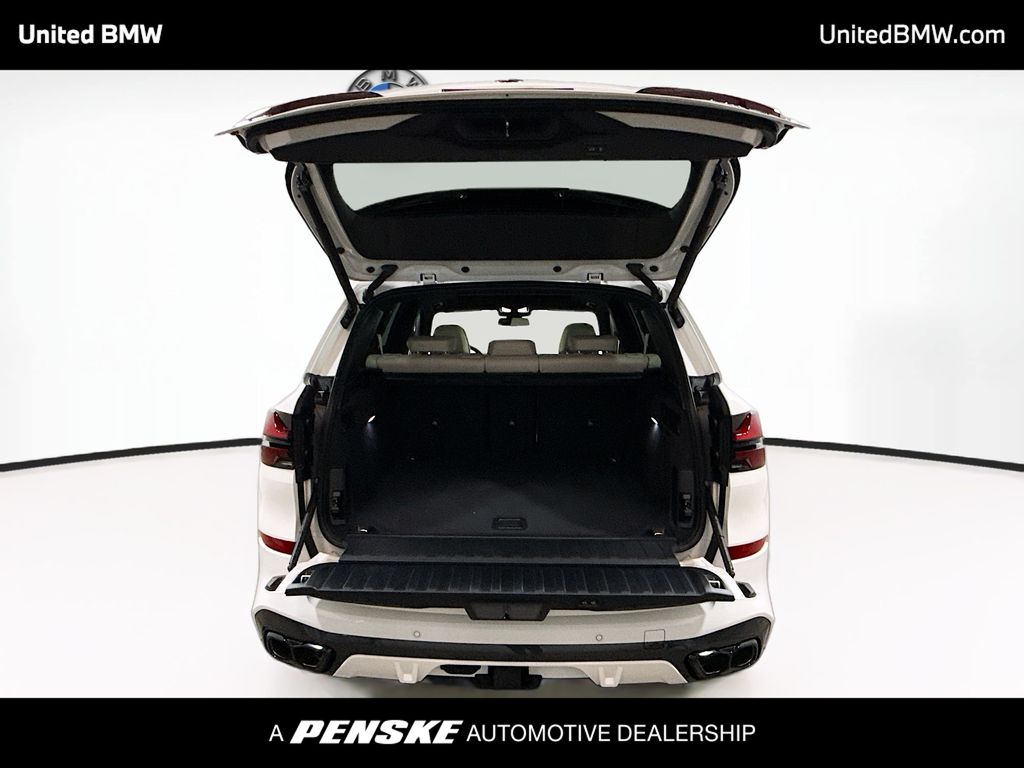 Thumbnail: 2026 BMW X5 - 14