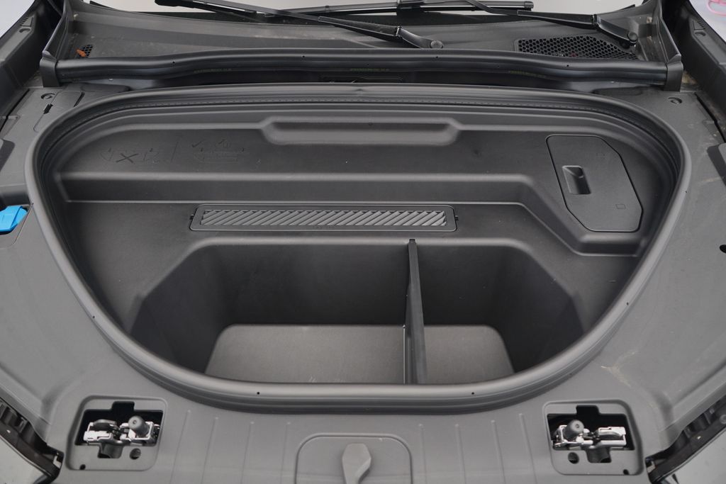 2025 Audi Q6 e-tron Premium 12