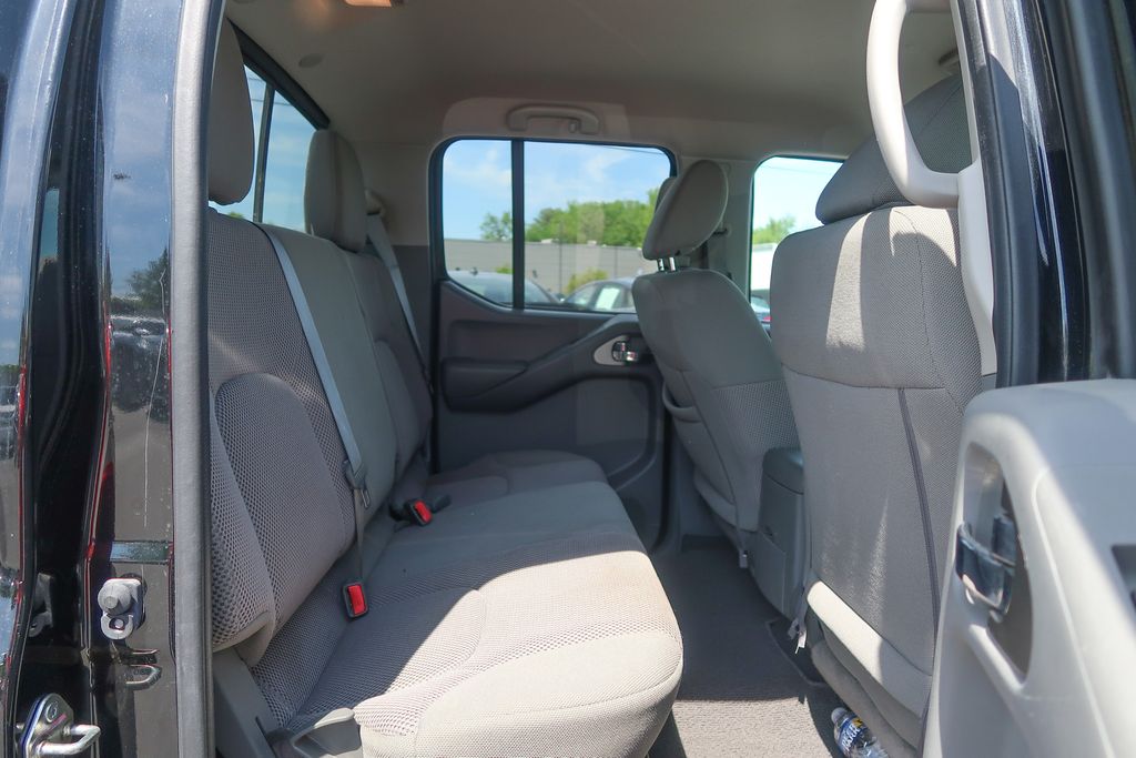 2020 Nissan Frontier Crew Cab SV 4x4
