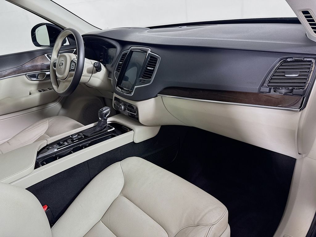 Used Car 2019 Volvo Xc90  T5 Momentum For Sale Under $20,000 In Austin, Texas