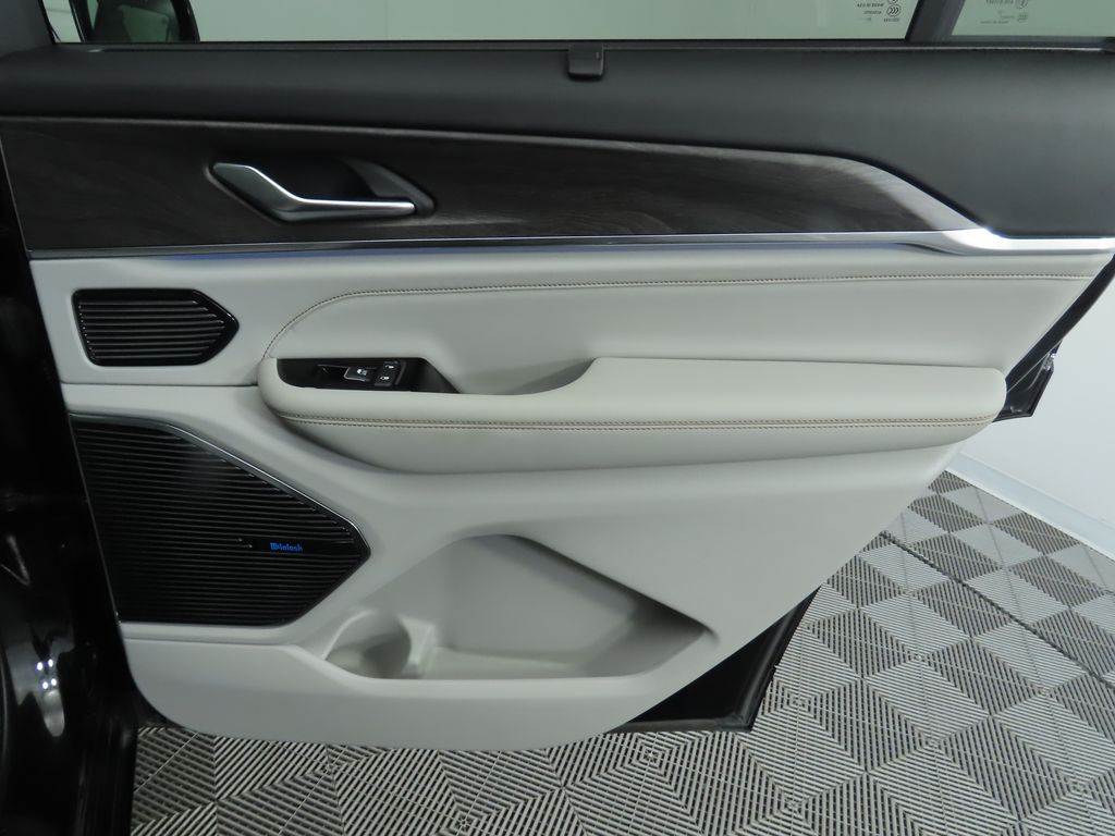 Thumbnail: 2021 Jeep Grand Cherokee L - 29