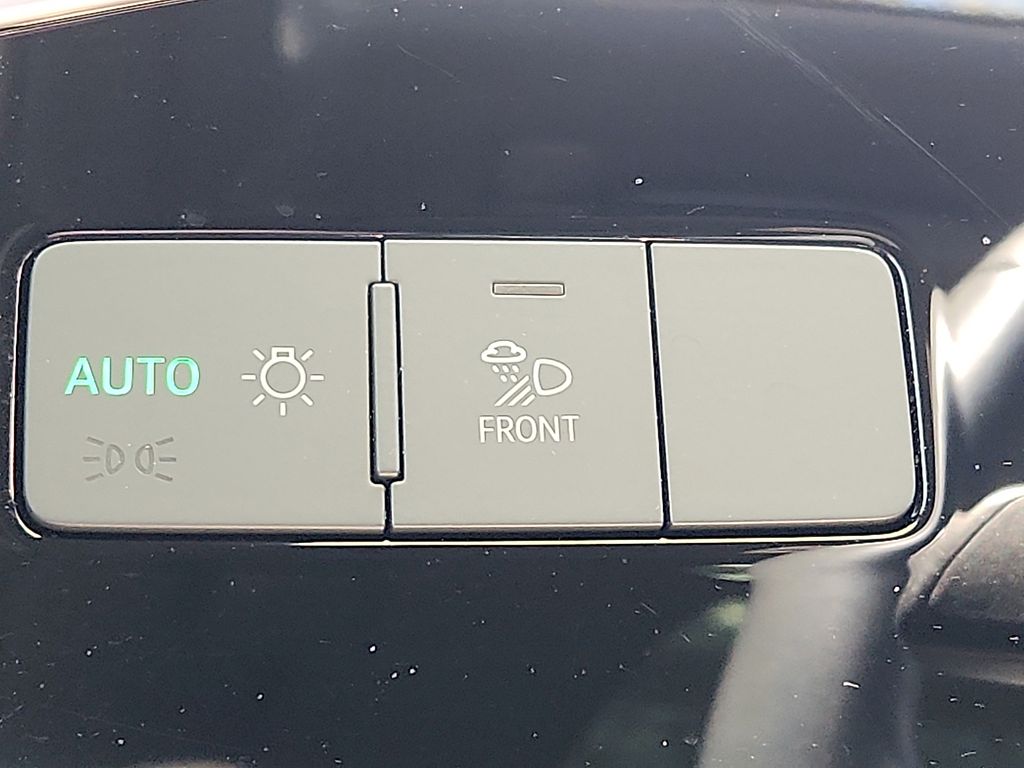 Thumbnail: 2022 Audi Q3 - 26