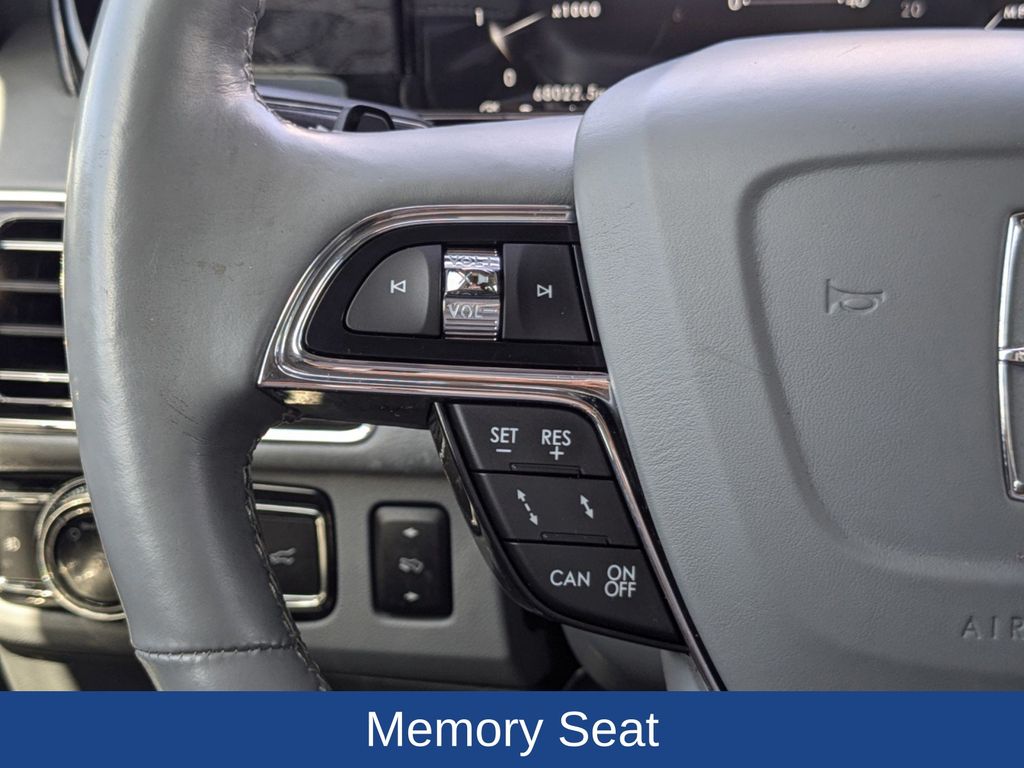 2019 Lincoln Navigator Select