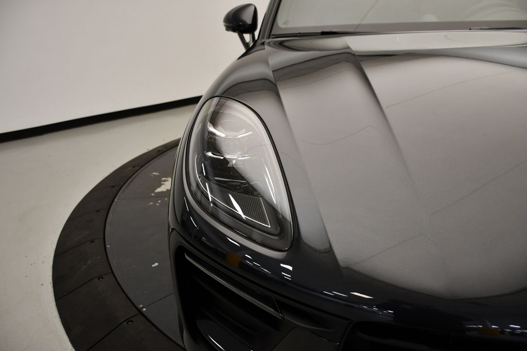 Thumbnail: 2026 Porsche Macan - 15