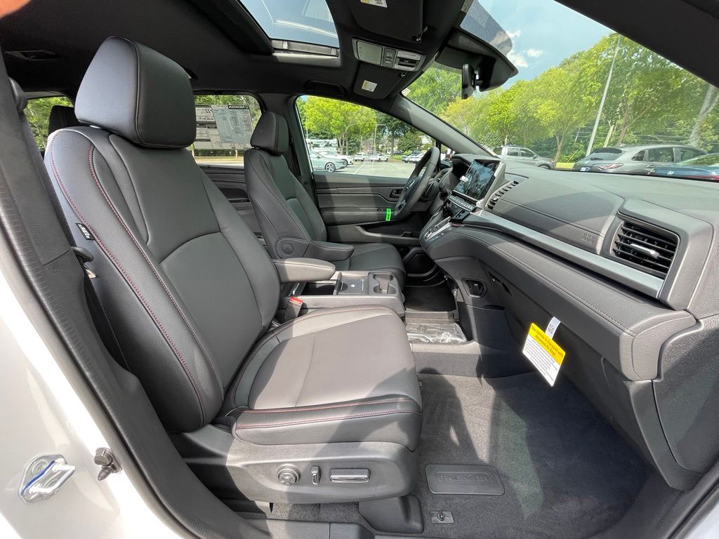 Thumbnail: 2026 Honda Odyssey - 32