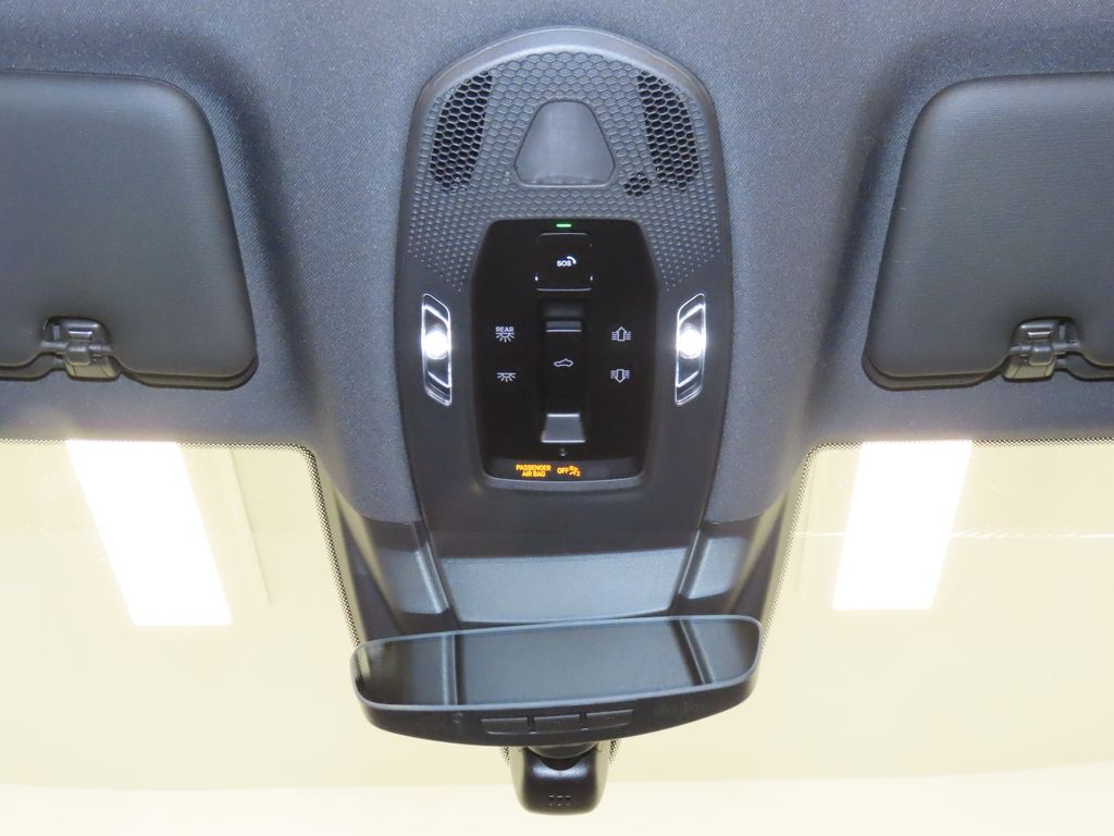 Thumbnail: 2026 Porsche Cayenne - 30