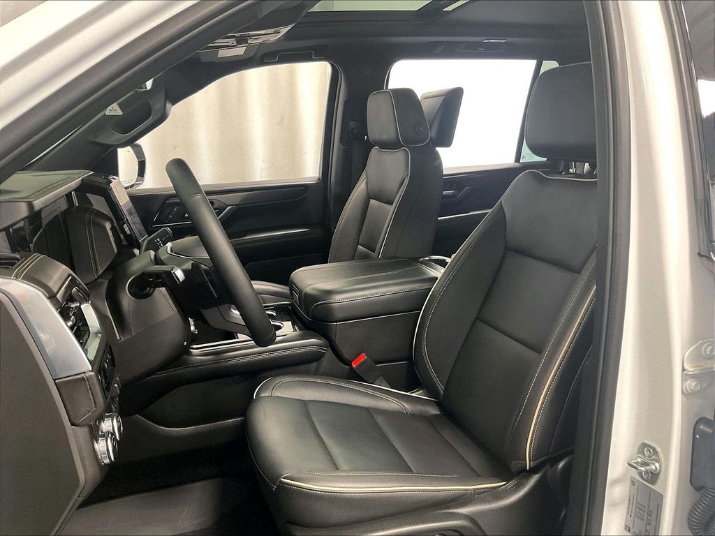 2025 GMC Yukon XL — photo 10