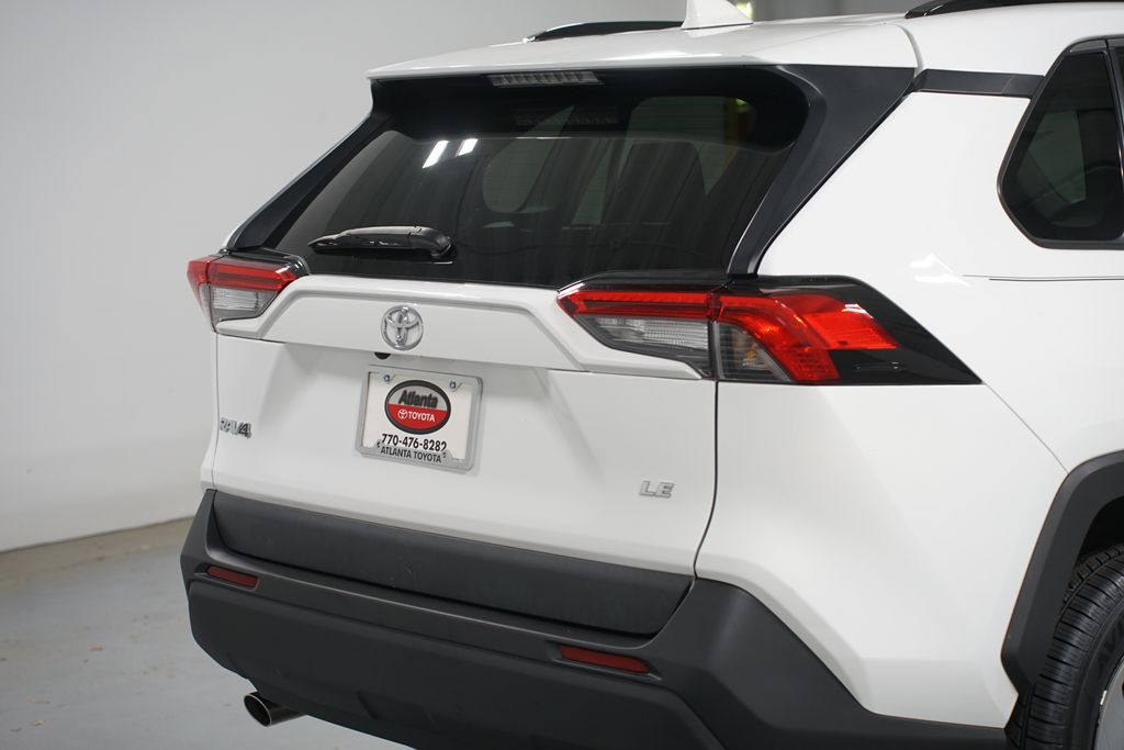 Thumbnail: 2021 Toyota RAV4 - 9