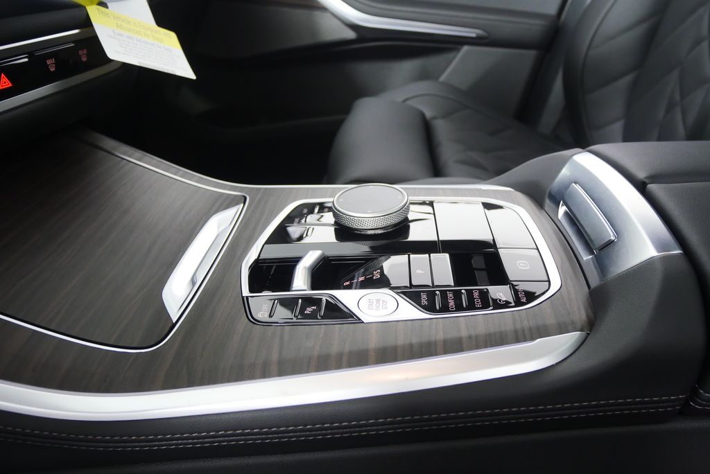 Thumbnail: 2026 BMW X5 - 21