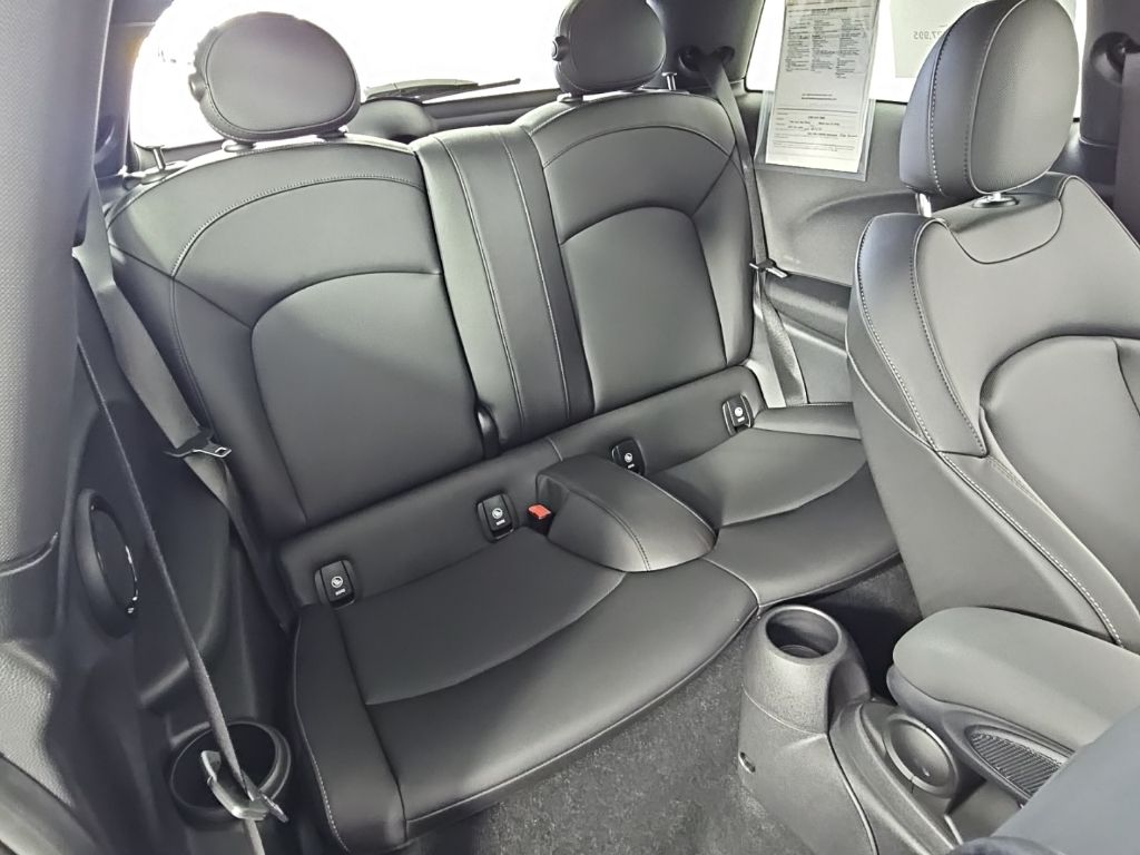 Thumbnail: 2023 MINI Cooper - 21