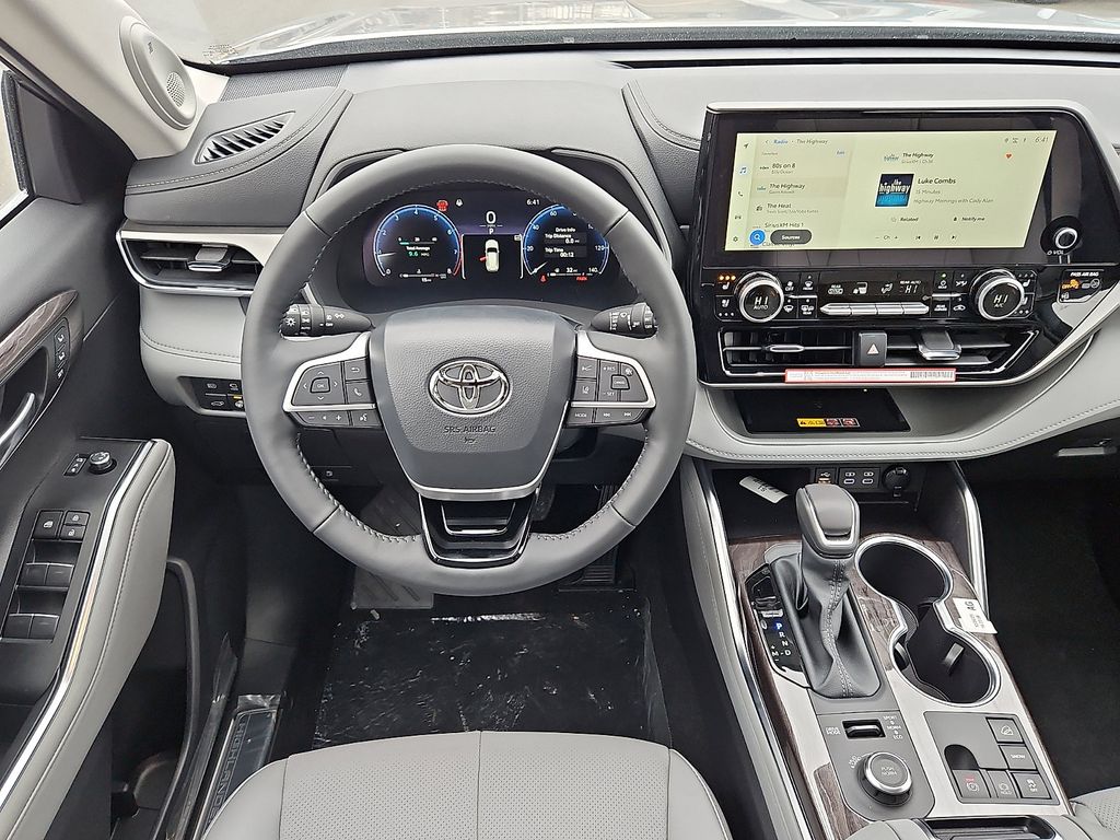 Thumbnail: 2026 Toyota Highlander - 8