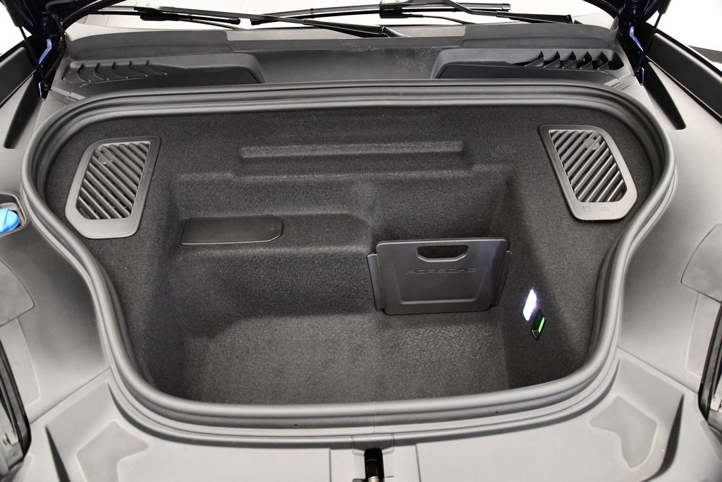 2024 Porsche Macan T 11