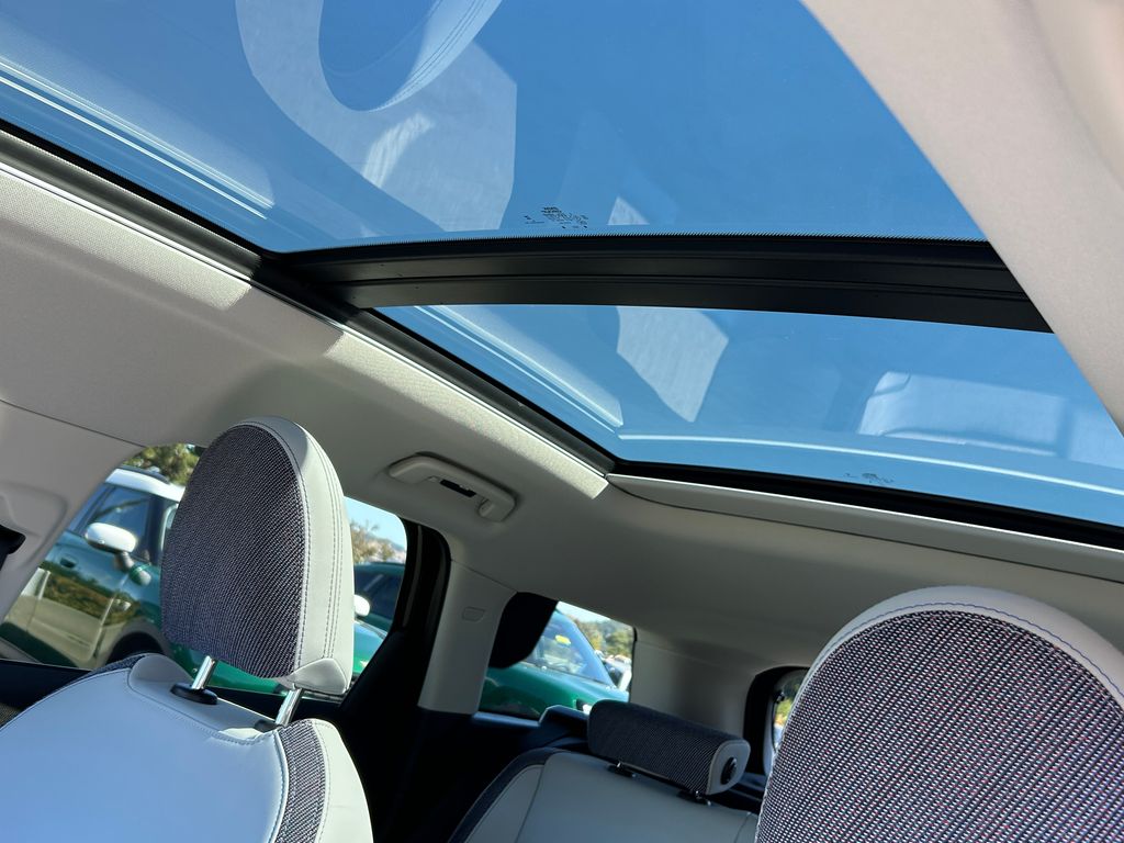 Thumbnail: 2025 MINI Cooper Countryman - 16