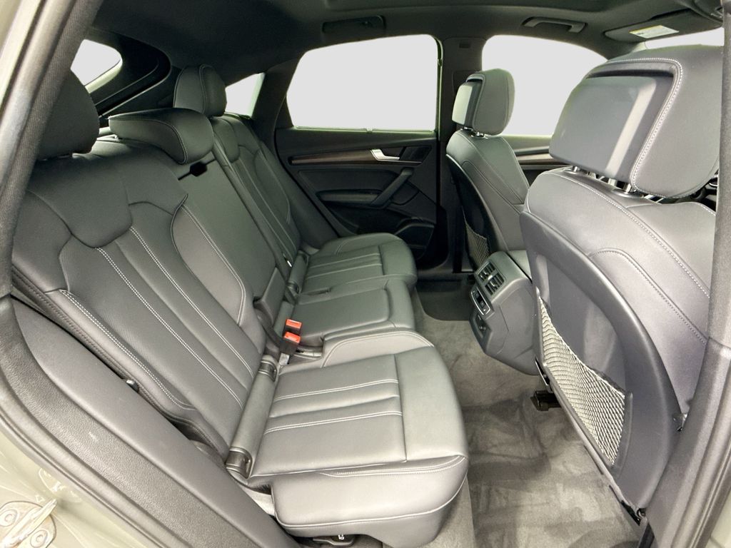 Thumbnail: 2023 Audi Q5 - 21