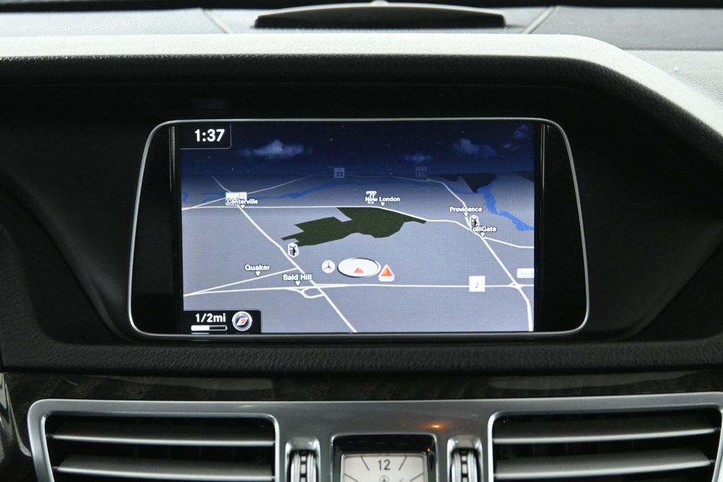 Thumbnail: 2016 Mercedes-Benz E-Class - 22