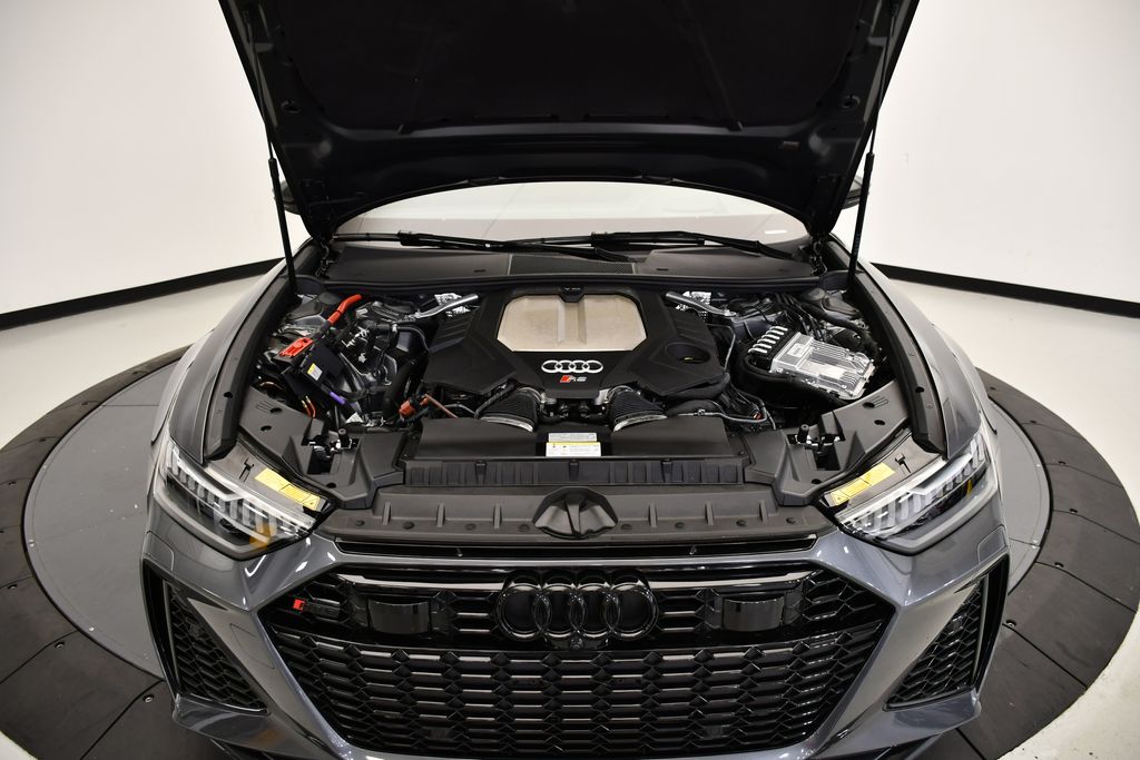Thumbnail: 2024 Audi RS 6 - 12