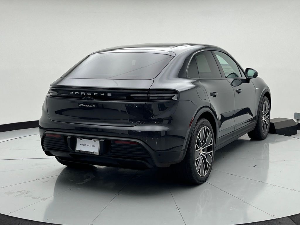 Thumbnail: 2025 Porsche Macan - 10