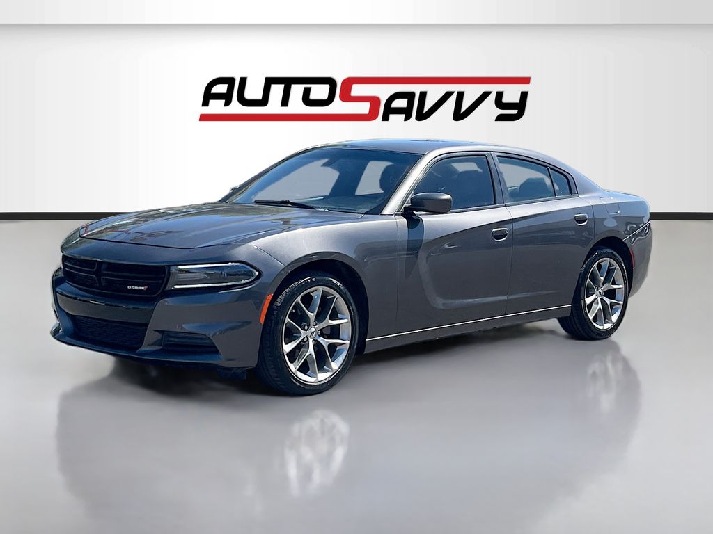 Used 2022 Gray Dodge SXT image 3