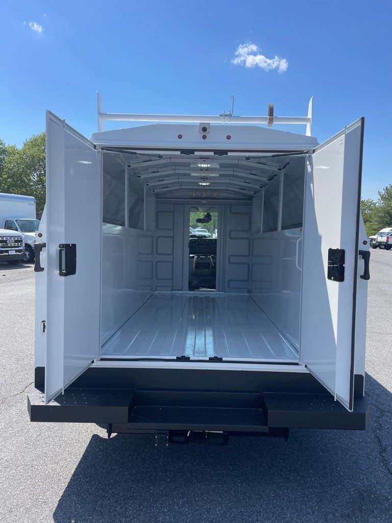 2026 Ford E-350 Cutaway 