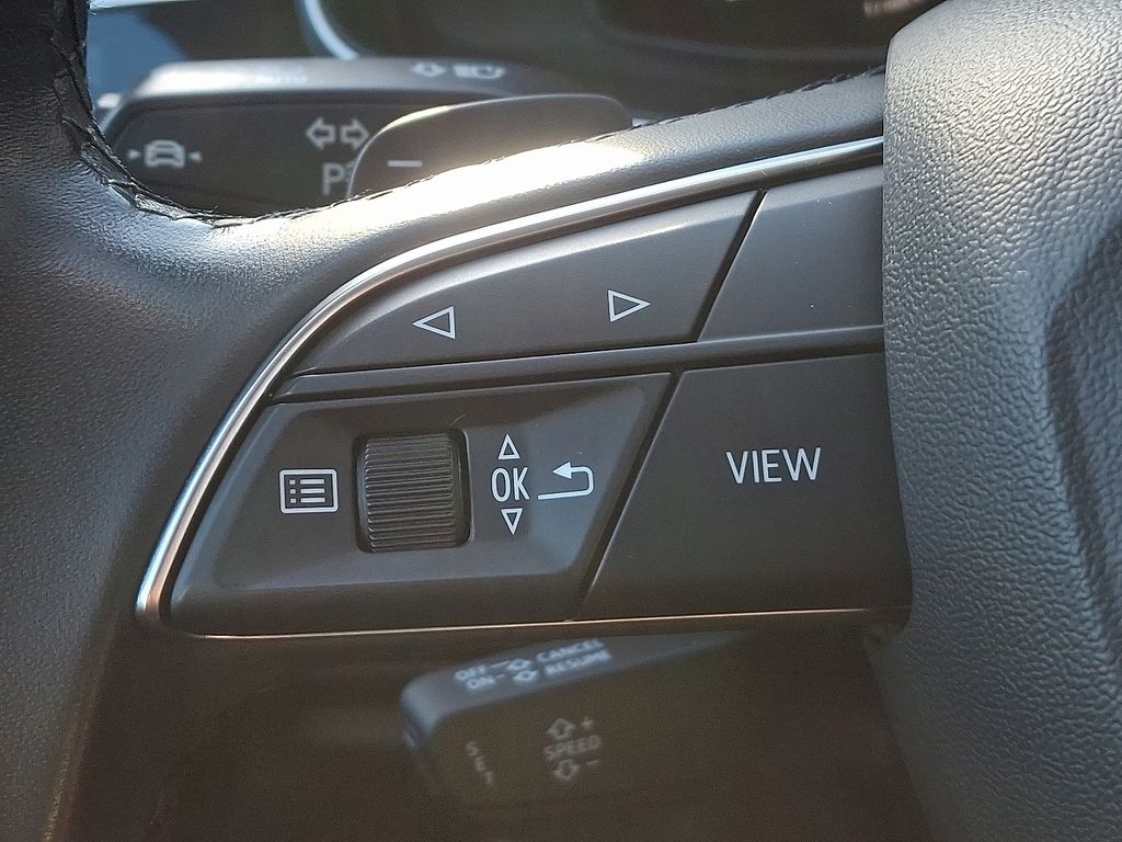 Thumbnail: 2022 Audi Q8 - 22