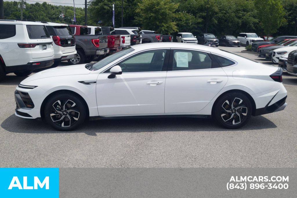 Certified Used 2025 White Hyundai SEL image 10
