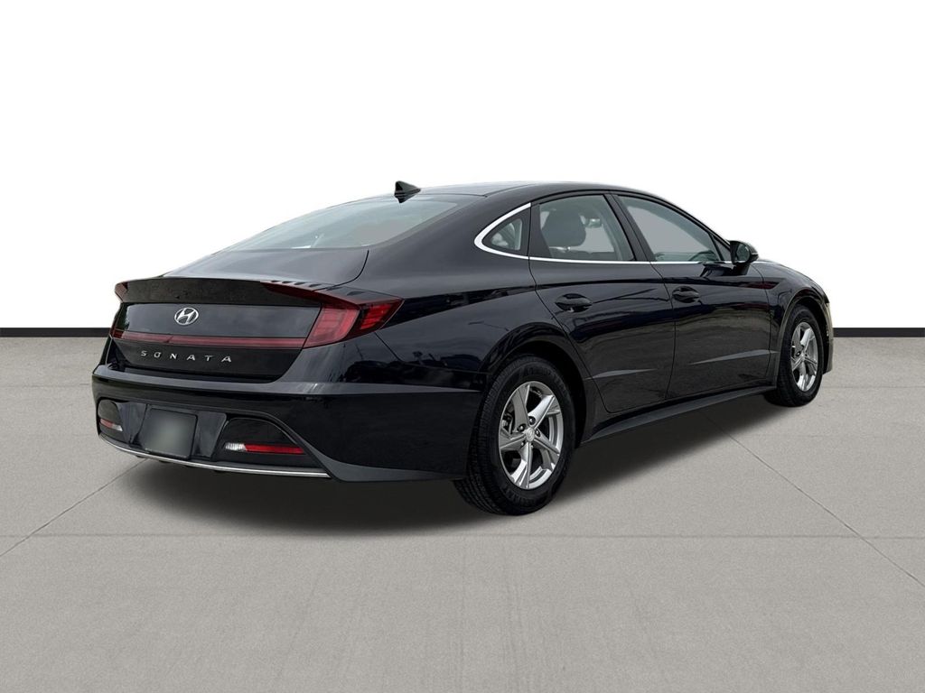 2023 Hyundai Sonata SE - 4