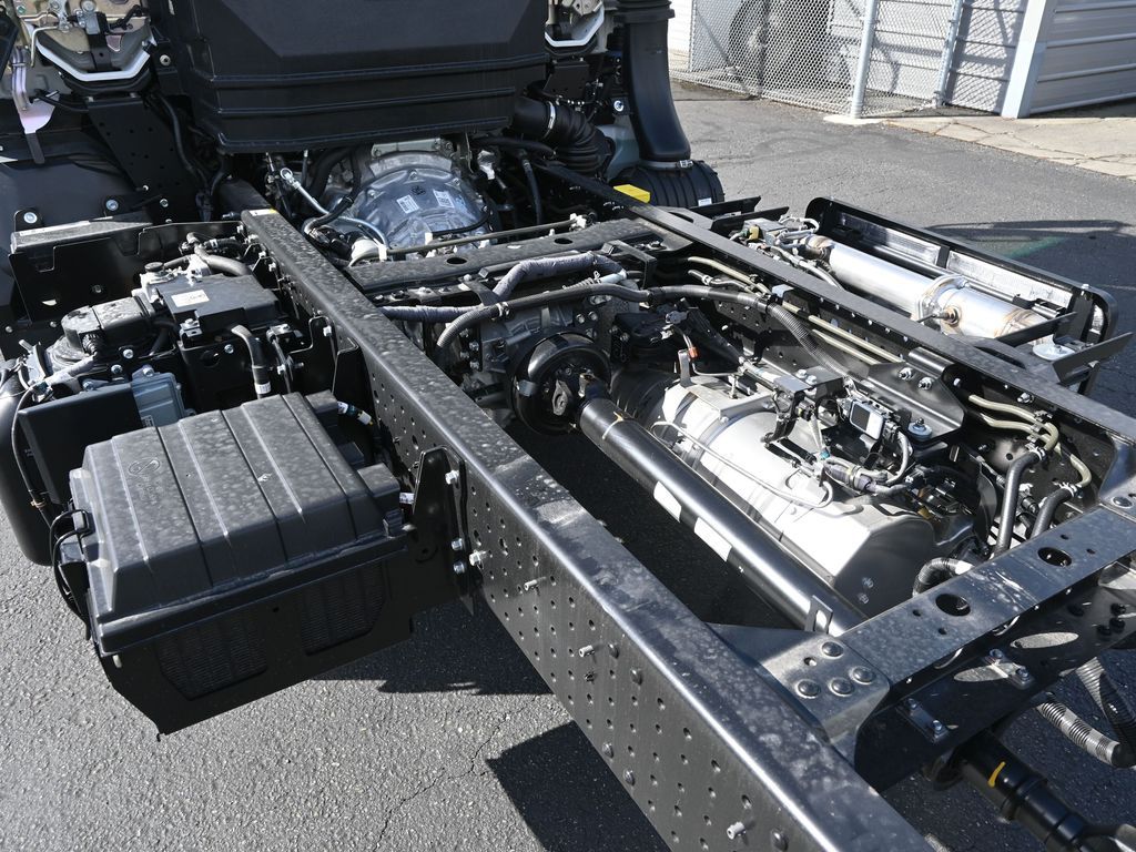 2025 Isuzu NPR XD 