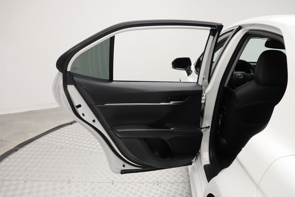 Thumbnail: 2023 Toyota Camry - 21