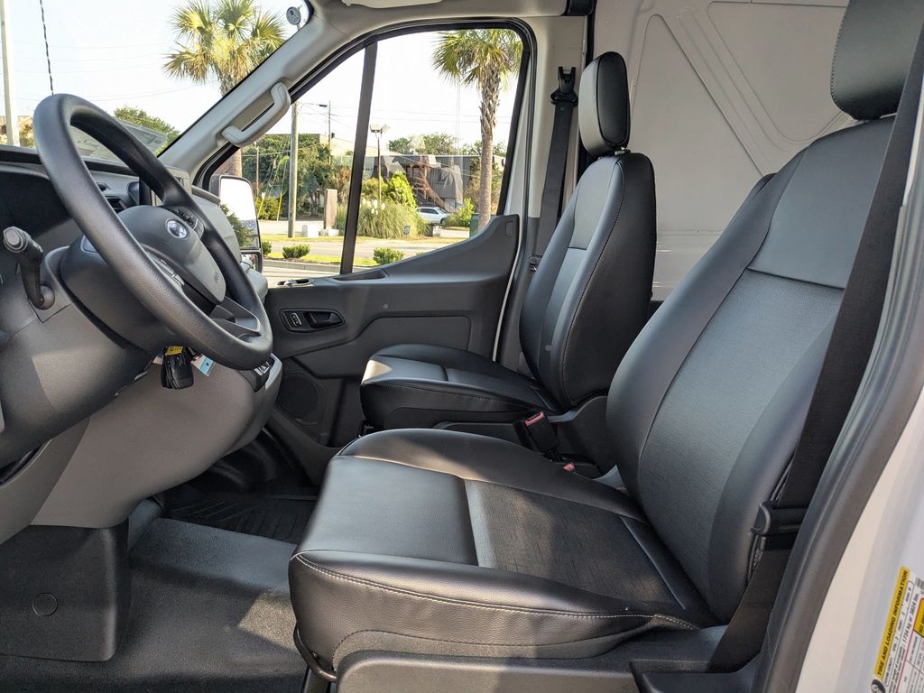 2025 Ford Transit 250