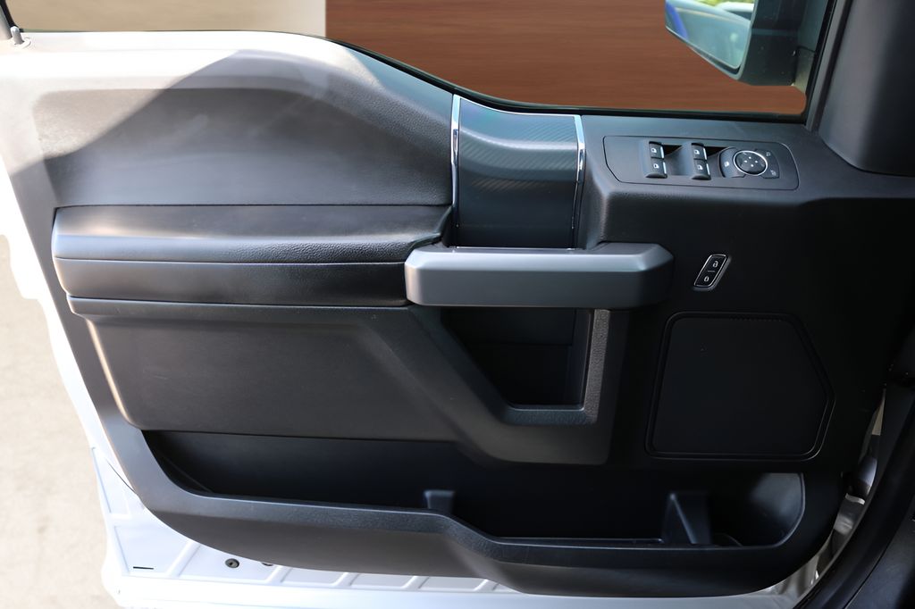 Used 2019 Silver Ford XLT image 11