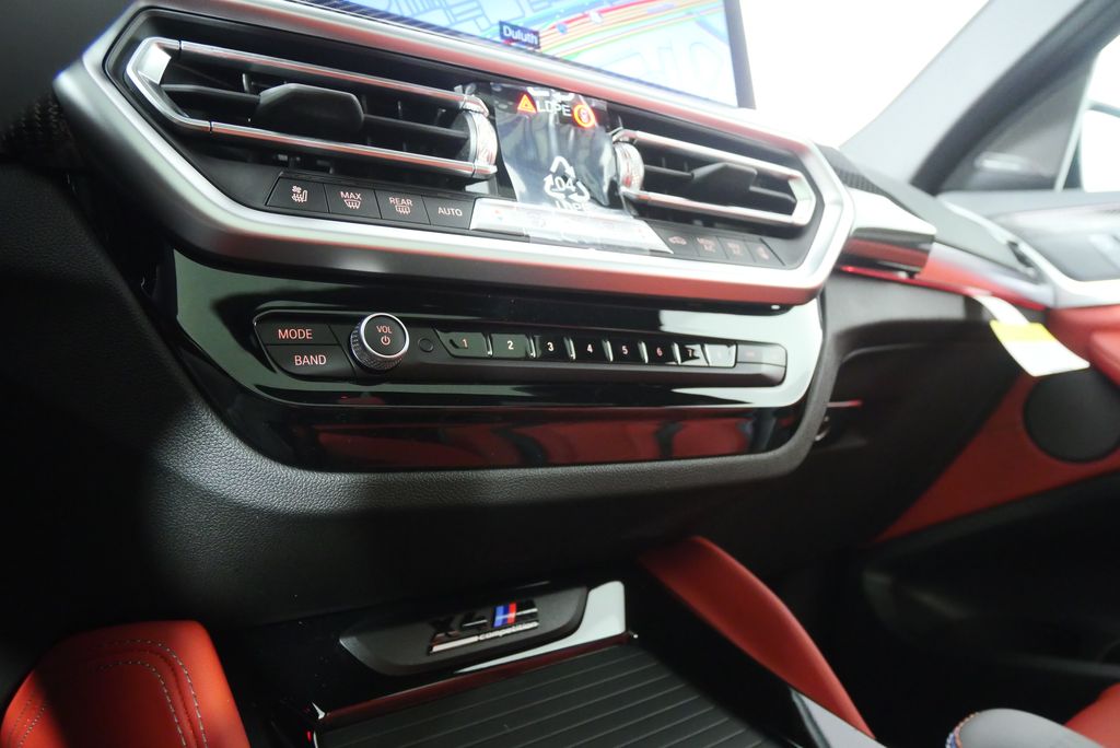 Thumbnail: 2025 BMW X4 - 25