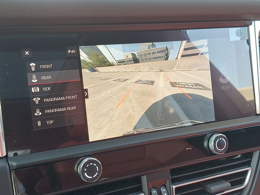 Thumbnail: 2026 Porsche Macan - 19