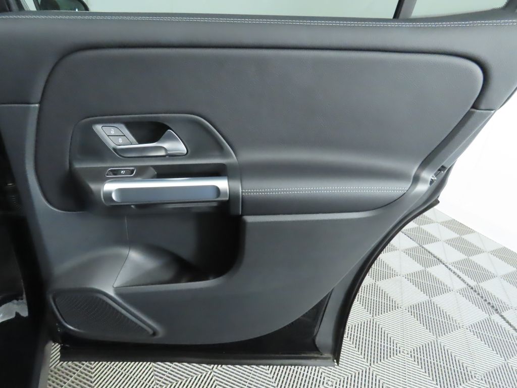 Thumbnail: 2025 Mercedes-Benz GLB - 27