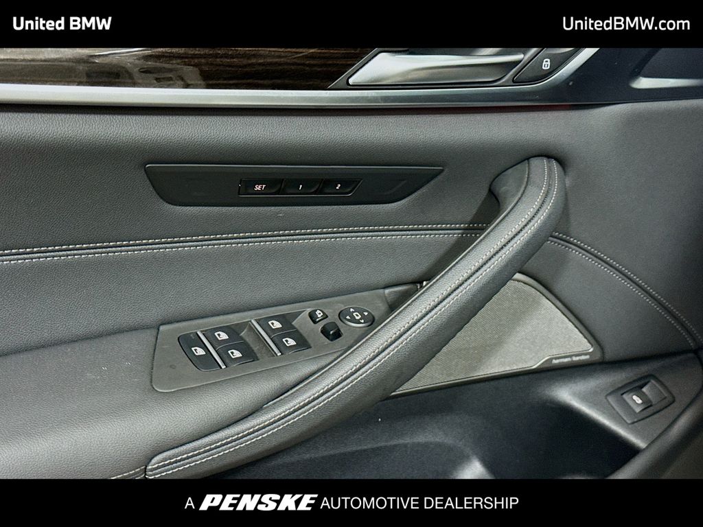 Thumbnail: 2023 BMW 5 Series - 3