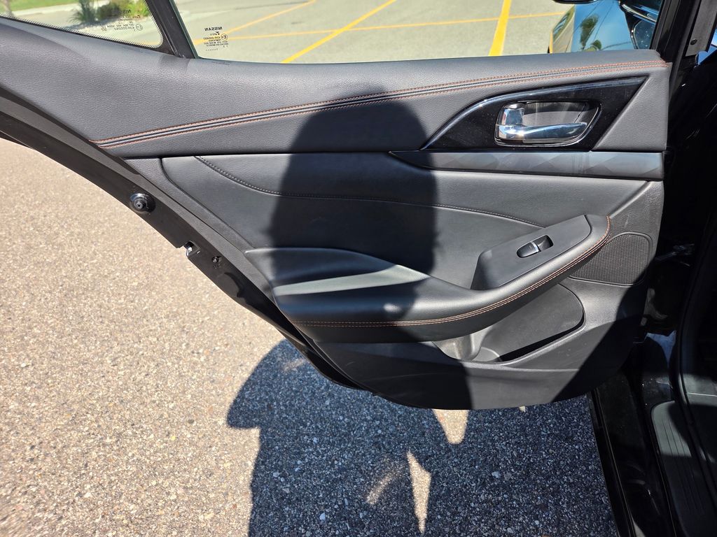 2023 Nissan Maxima SR