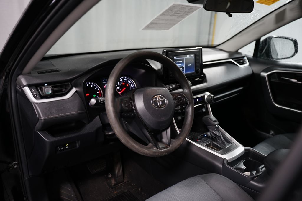 2020 Toyota RAV4 XLE 7
