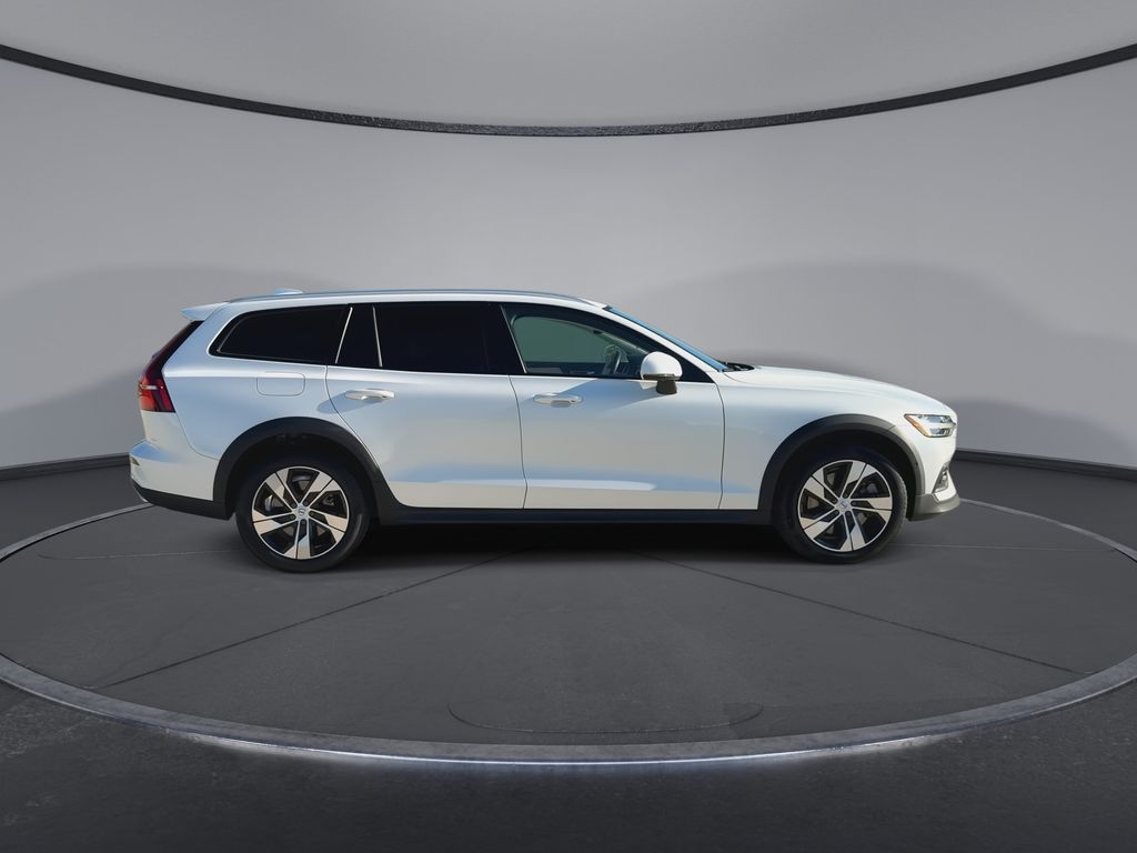 Thumbnail: 2022 Volvo S60 - 9