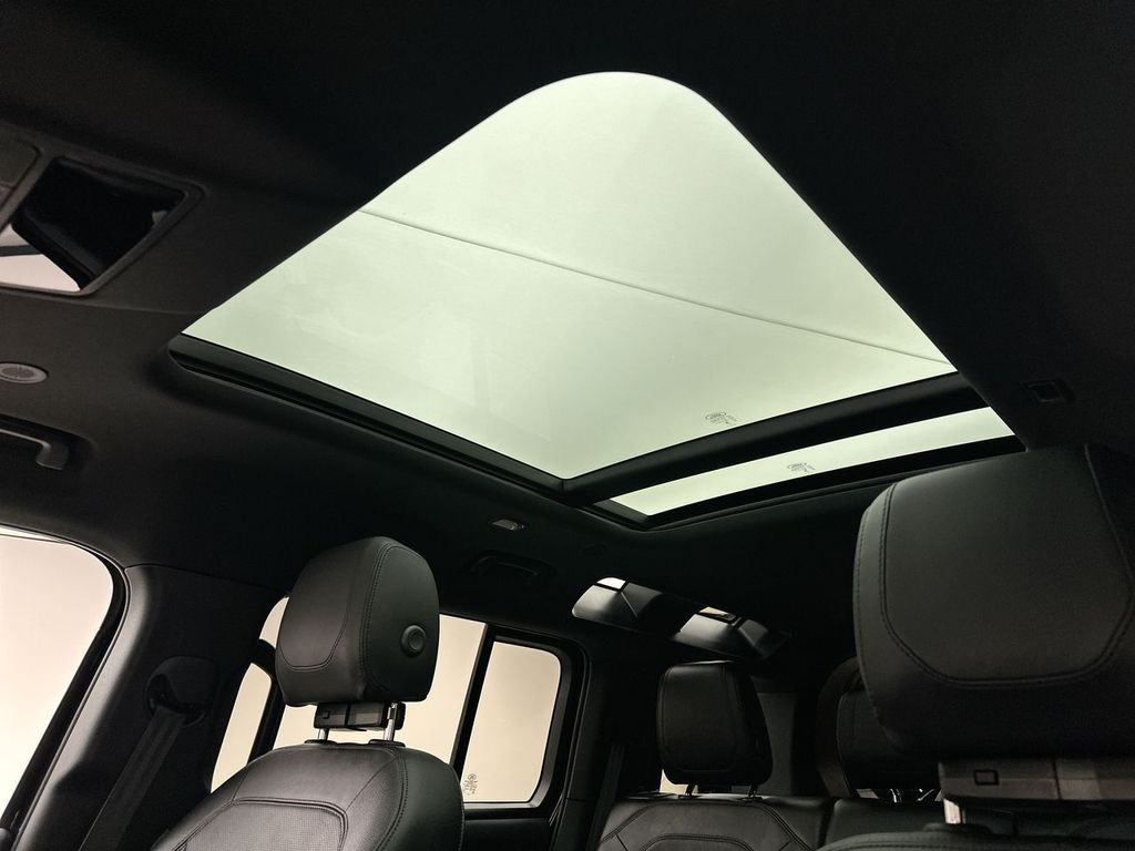 Thumbnail: 2023 Land Rover Defender - 11