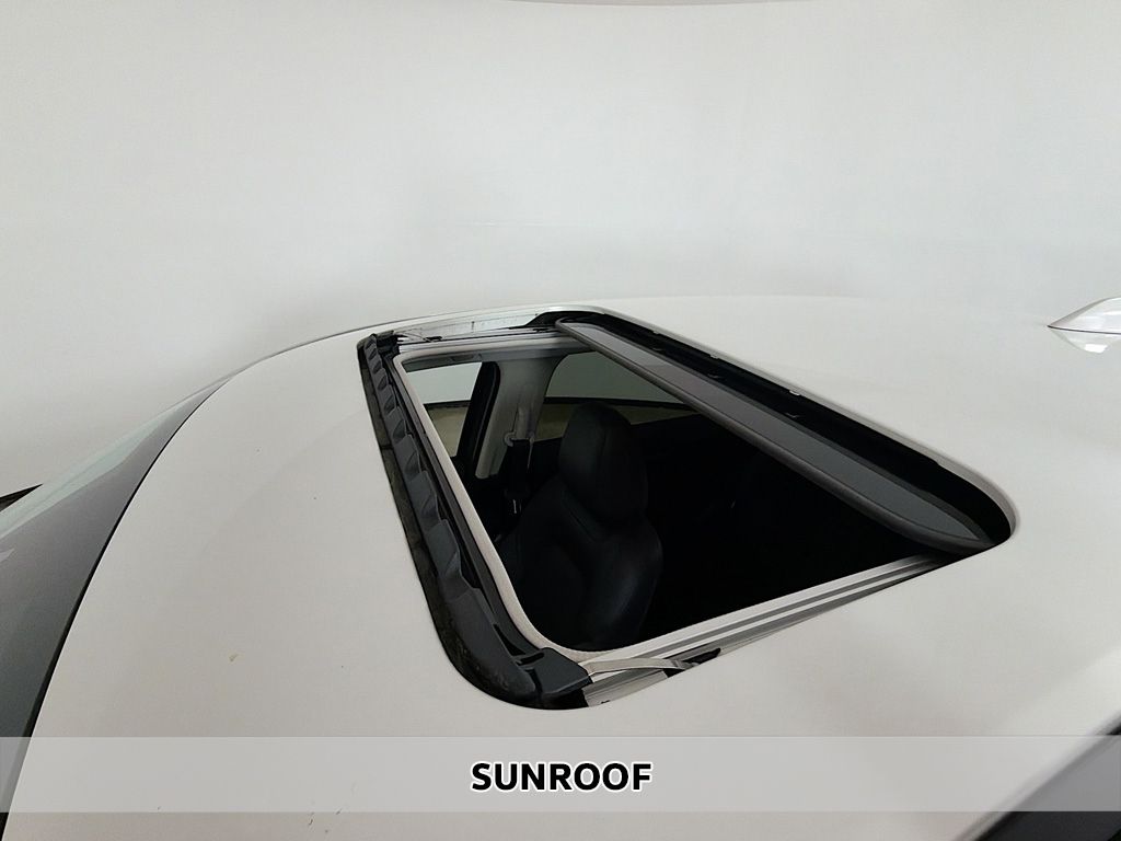 Used 2023 White Mazda 2.5 S Preferred Package image 3