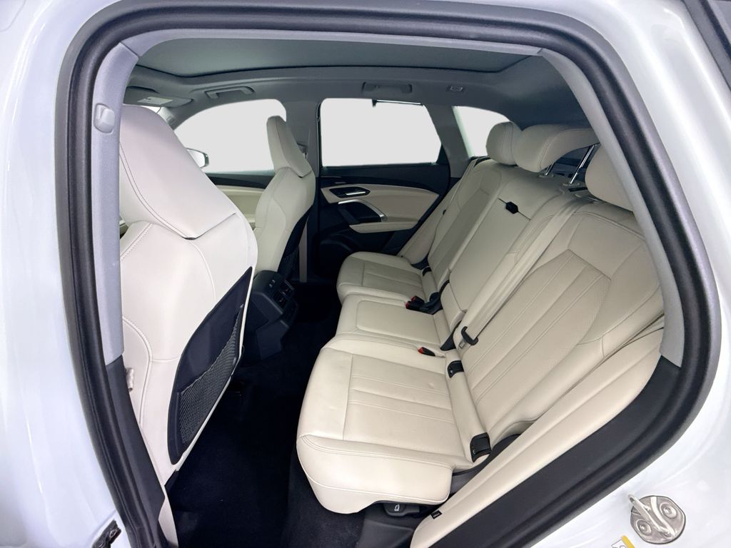 Thumbnail: 2025 Audi Q5 - 20