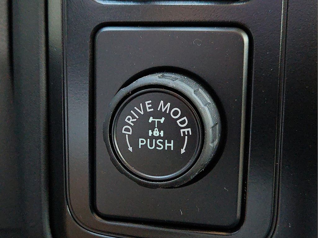 2026 Ford F-350 Super Duty XLT - Photo 13