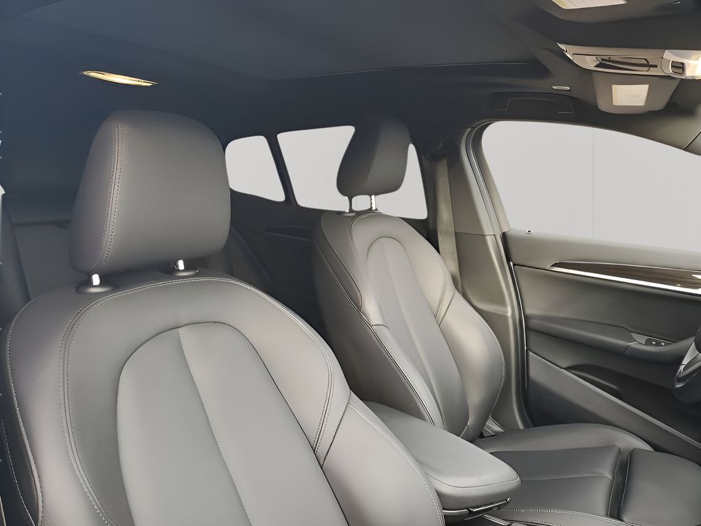 Used 2021 Silver BMW sDrive28i image 15