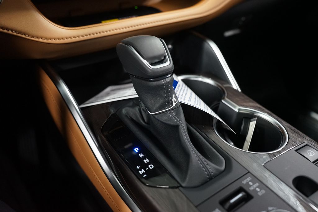 Thumbnail: 2026 Toyota Highlander - 23