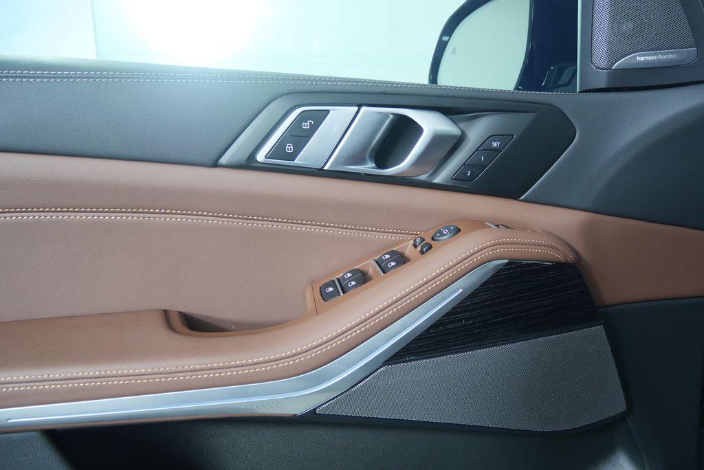 Thumbnail: 2025 BMW X5 - 8